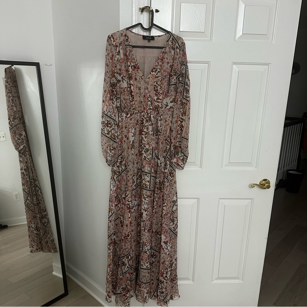 Aakaa Beige Floral Patchwork V-Neck Maxi Dress